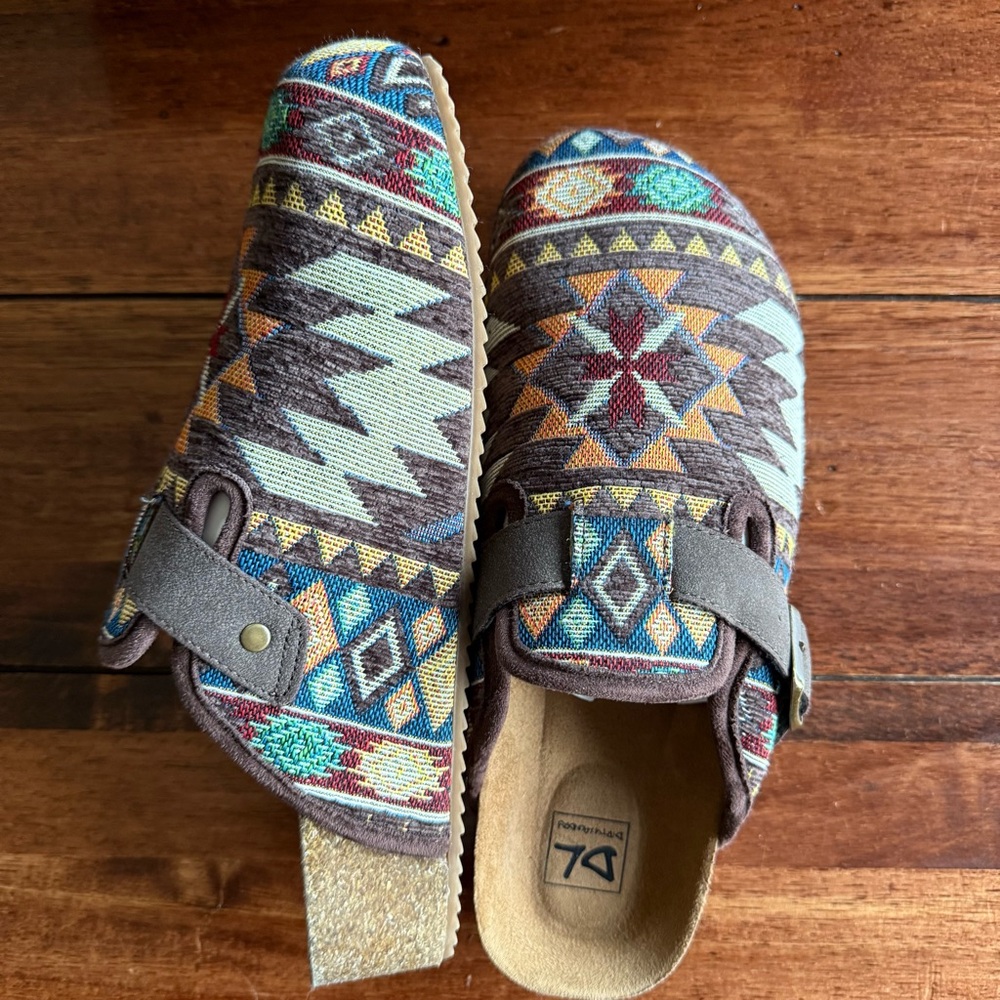 Women’s Dirty Laundry Mystify Brown Clog Size 10